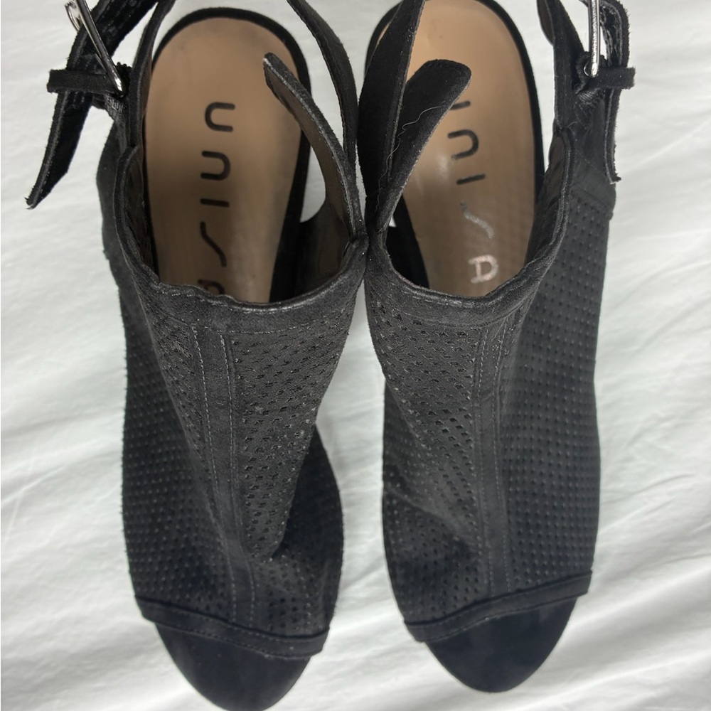 Unisa Black block heel shoes size 7.5
